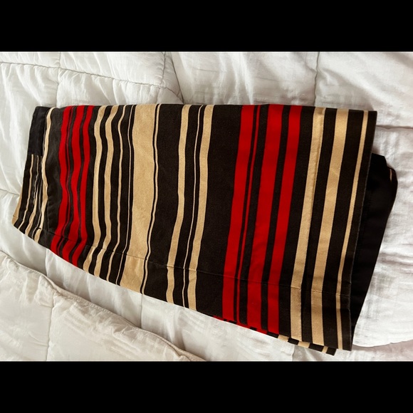 Skirts - Picture 5 of 13